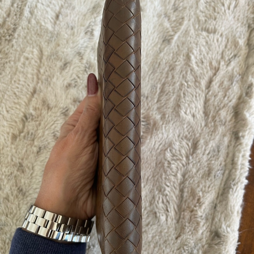 Bottega Veneta Brown Intrecciato Zip-around Leather Wallet - Picture 2 of 11